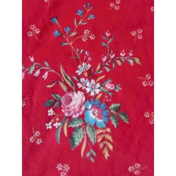 Concord Fabric Inc. Red Floral Cotton Fabric Quilting Sewing 3 Yards 7 Inches - Picture 3 of 5